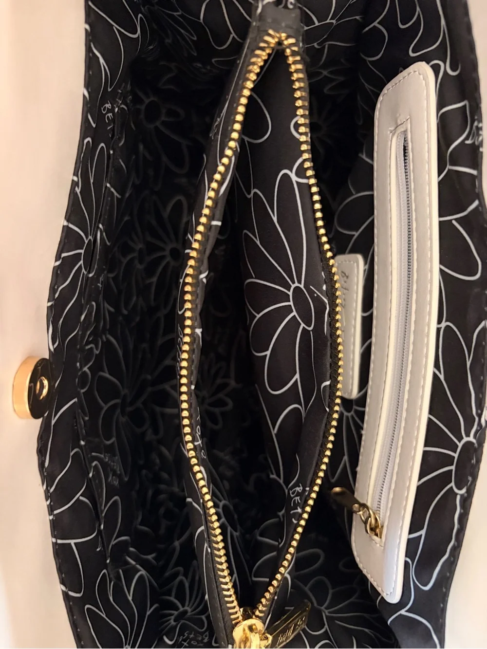 Betsey Johnson Black Tote with Cream Trim & White Daisy Print - Picture 8 of 11